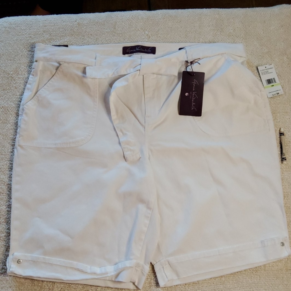Gloria Vanderbilt Ladies plus sized Bermuda Shorts